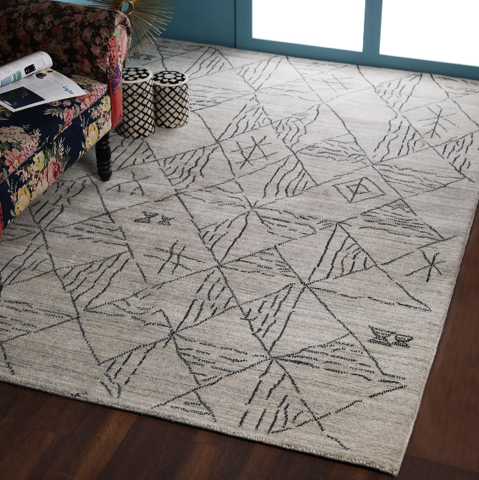 PEQURA Symbolic Diamond Grid Wool Carpet – Handwoven Tribal Motif Rug in Neutral Tones