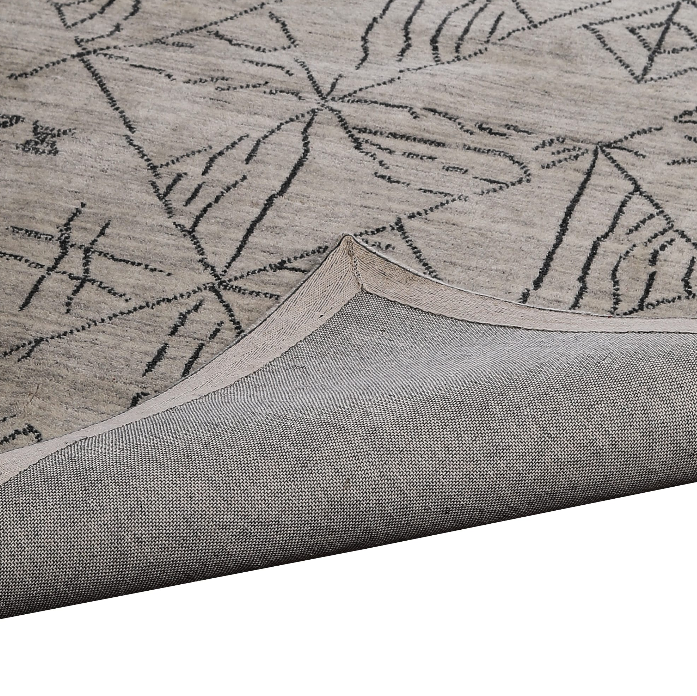 PEQURA Symbolic Diamond Grid Wool Carpet – Handwoven Tribal Motif Rug in Neutral Tones