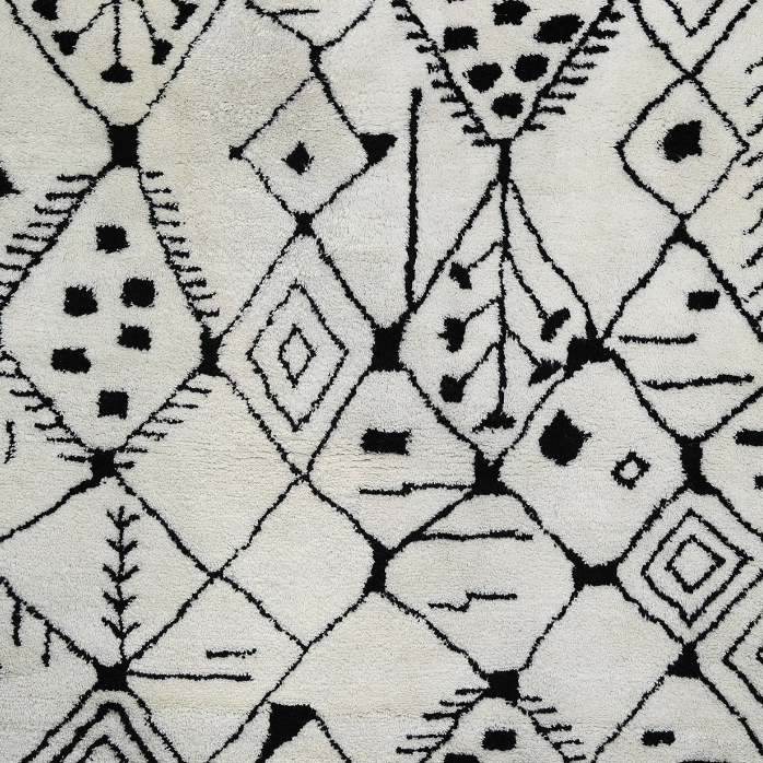 PEQURA Ethnic Diamond Motif Wool Carpet – Handwoven Tribal-Inspired Rug in Cream & Black