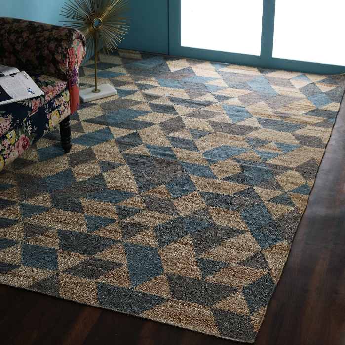 PEQURA Wool Mosaic Rug – Handwoven Geometric Carpet with Triangular & Quadrilateral Pattern