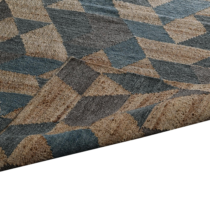 PEQURA Wool Mosaic Rug – Handwoven Geometric Carpet with Triangular & Quadrilateral Pattern