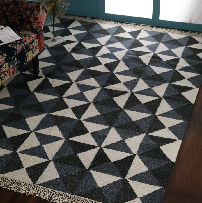 Wool Rug – Diamond-Triangle Grid Design