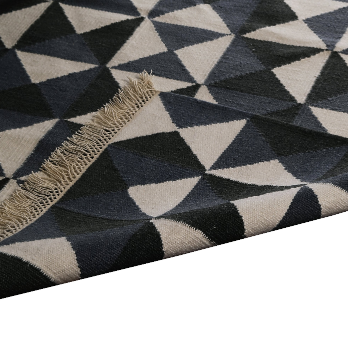 Wool Rug – Diamond-Triangle Grid Design