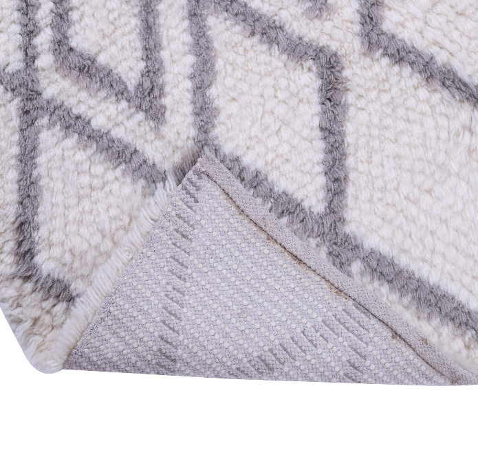 PEQURA Wool Light Diamond Grid Rug – Handwoven Cream & Gray Geometric Carpet for Modern Homes