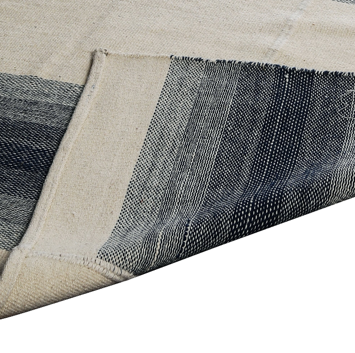 Wool Rug – Alternating Rectangular Block Design