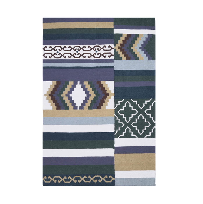 Split Vertical Wool Carpet – Tribal Geometric Elegance